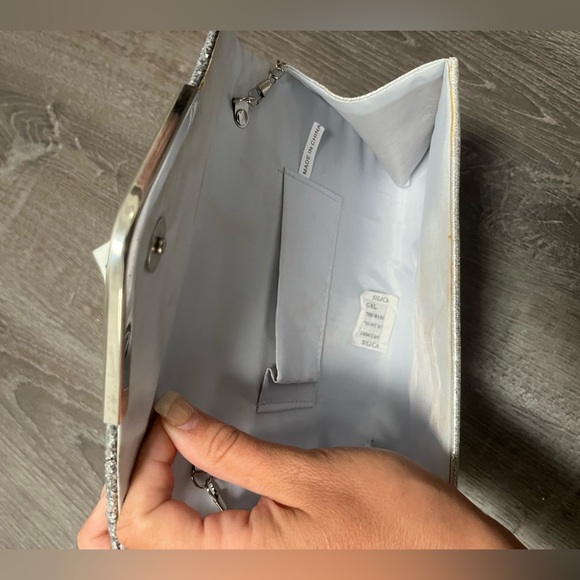 Elegant Silver Clutch Bag - Picture 10 of 13